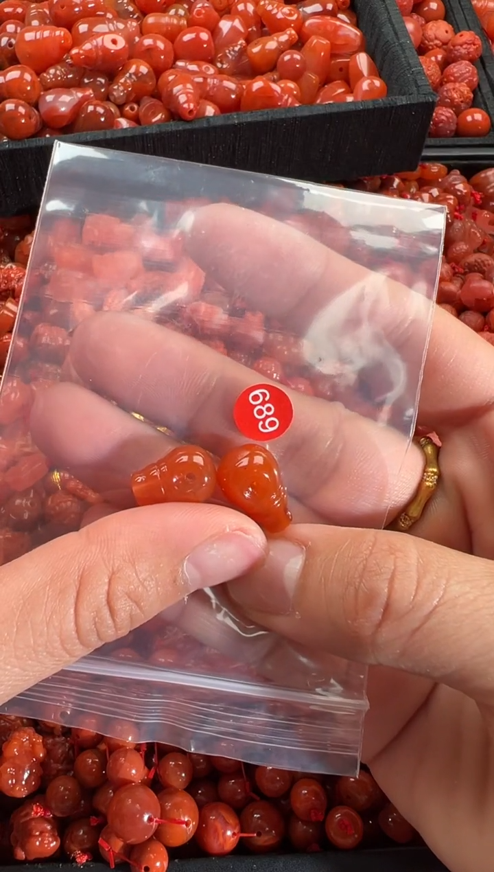 【闪购商品】南红玛瑙颈饰未镶嵌1