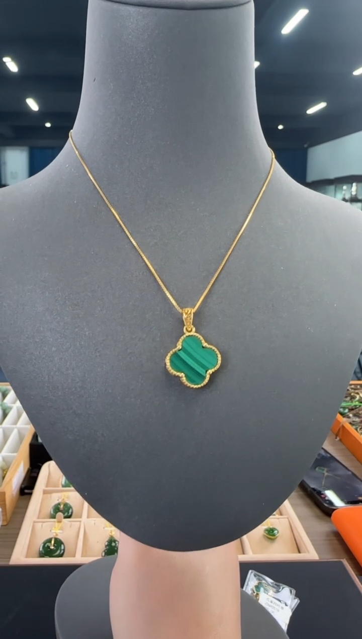 孔雀石合金颈饰孔雀石