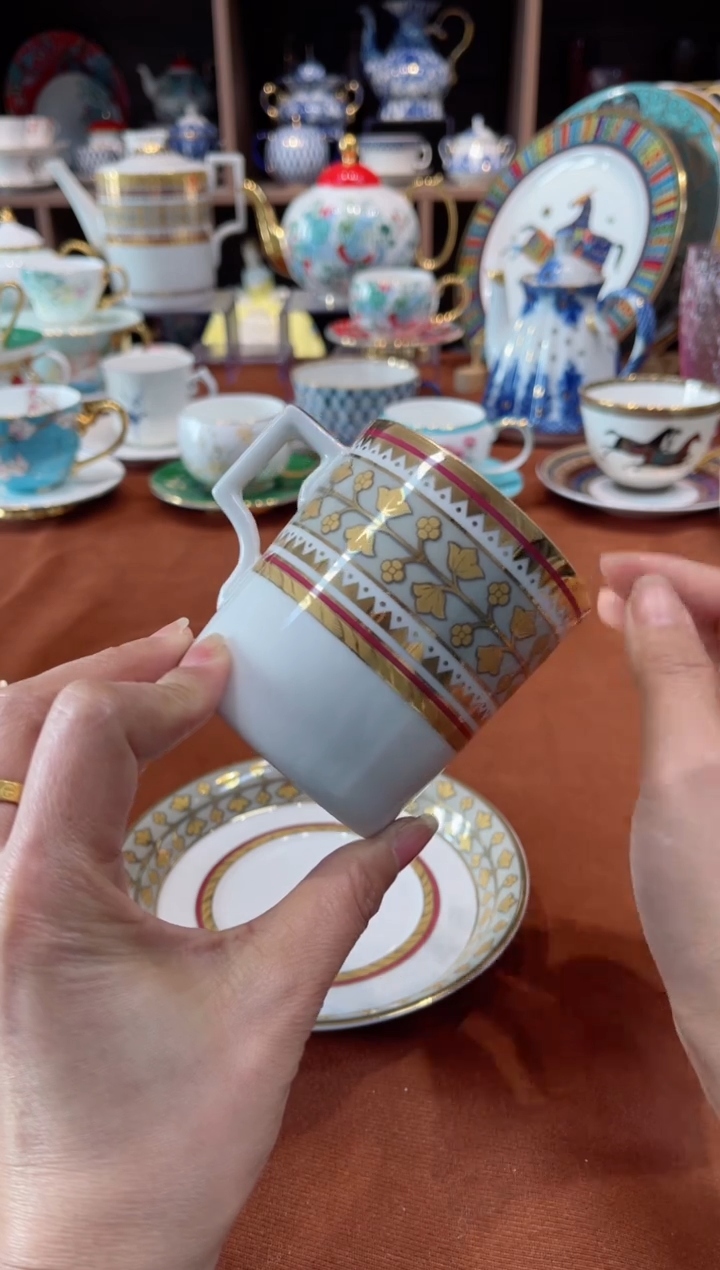 【闪购商品】瓷片金树叶杯碟······