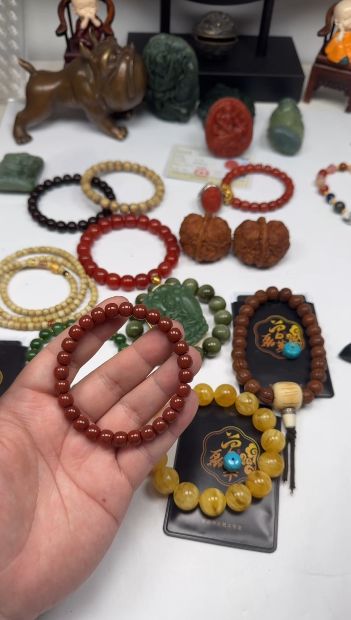 未镶嵌手串南红玛瑙躲****_南红玛瑙