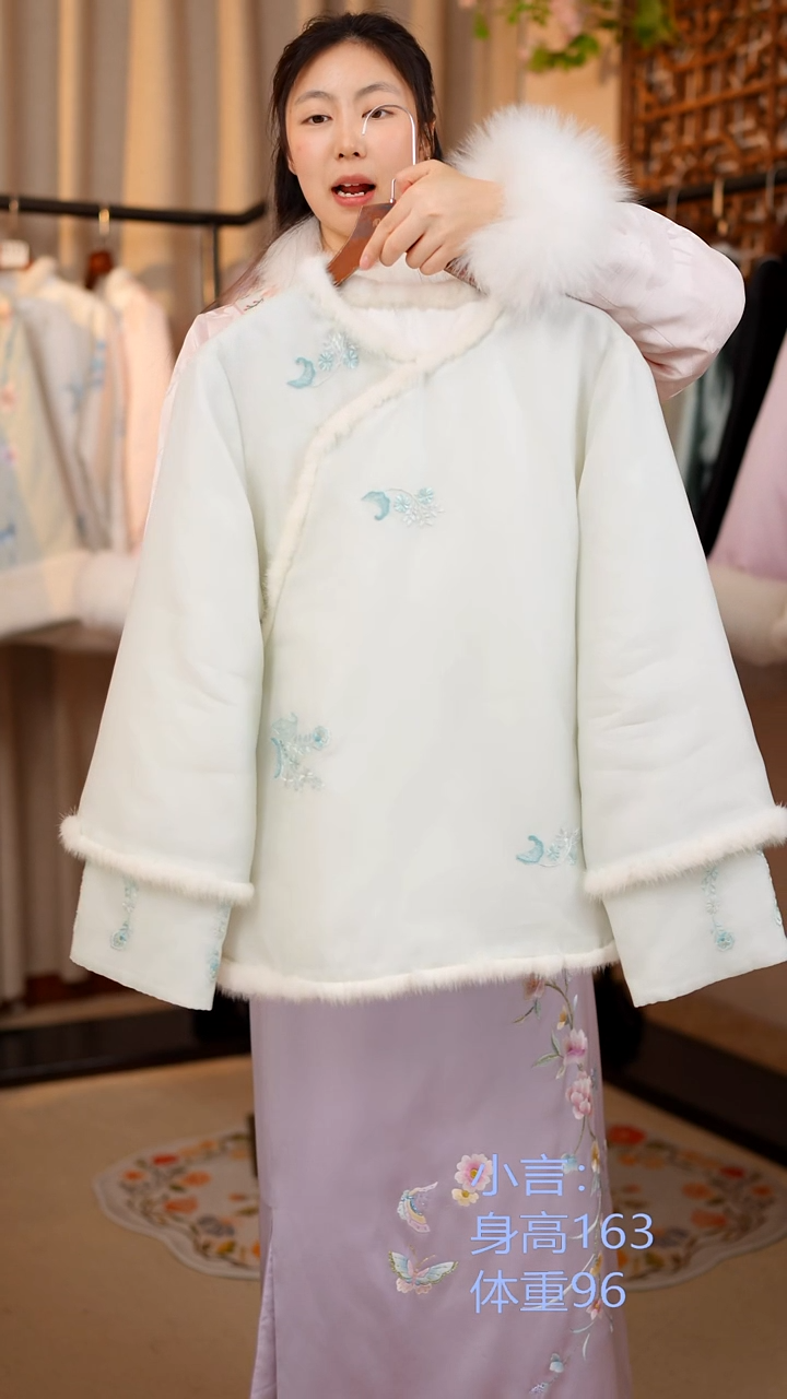 织绣非遗服饰一物一件