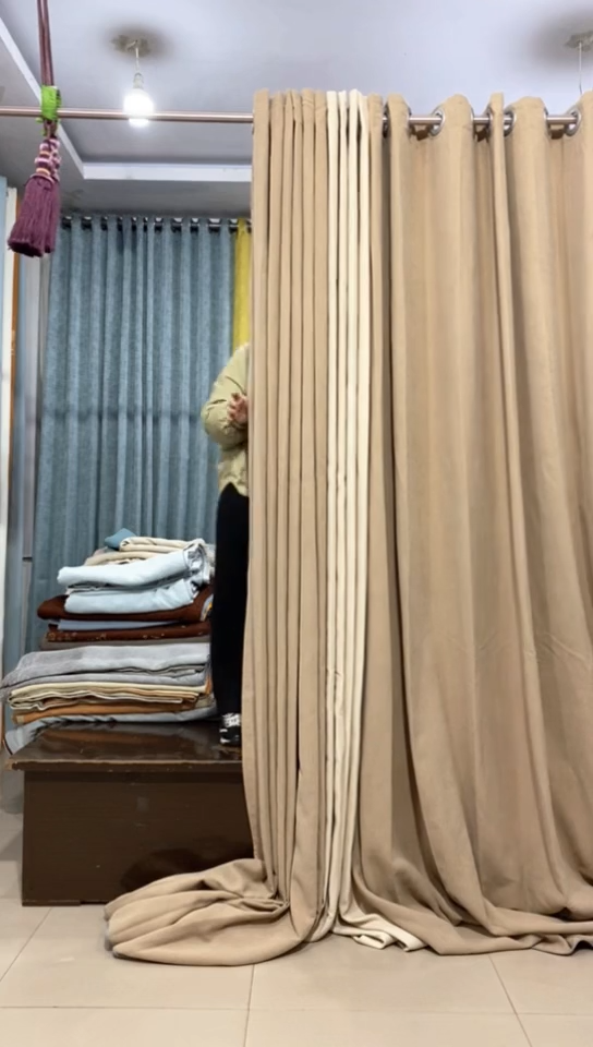 布成品窗帘       54