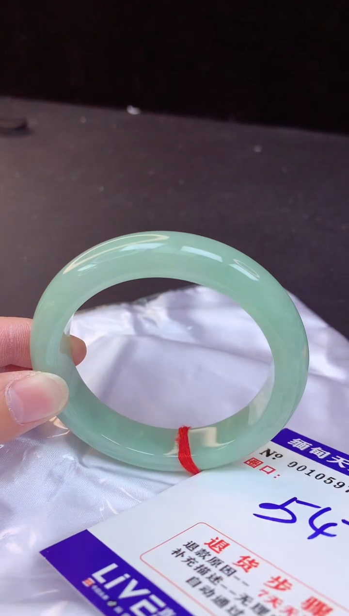 【闪购商品】翡翠手镯未镶嵌54+
