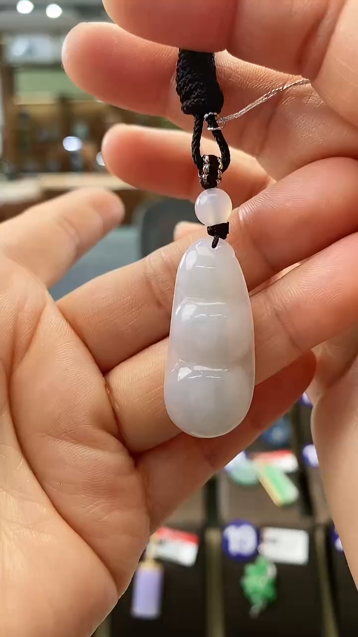 【闪购商品】翡翠颈饰未镶嵌福豆