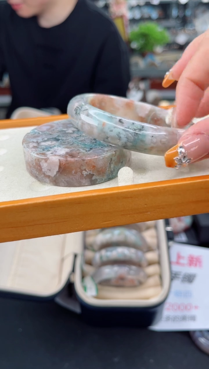 【闪购商品】石英质玉手镯未镶嵌60圈口（赠品镯心）6541675