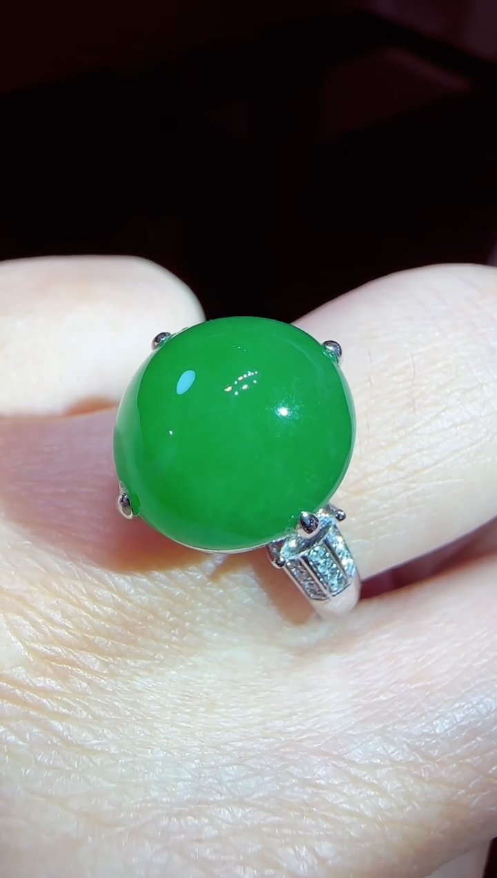 【闪购商品】翡翠戒指18K金镶嵌蛋面