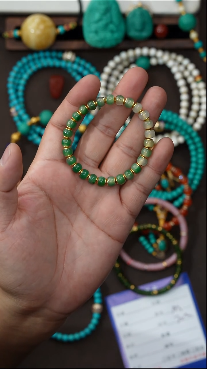 未镶嵌手串石英质玉叶*天山翠手串