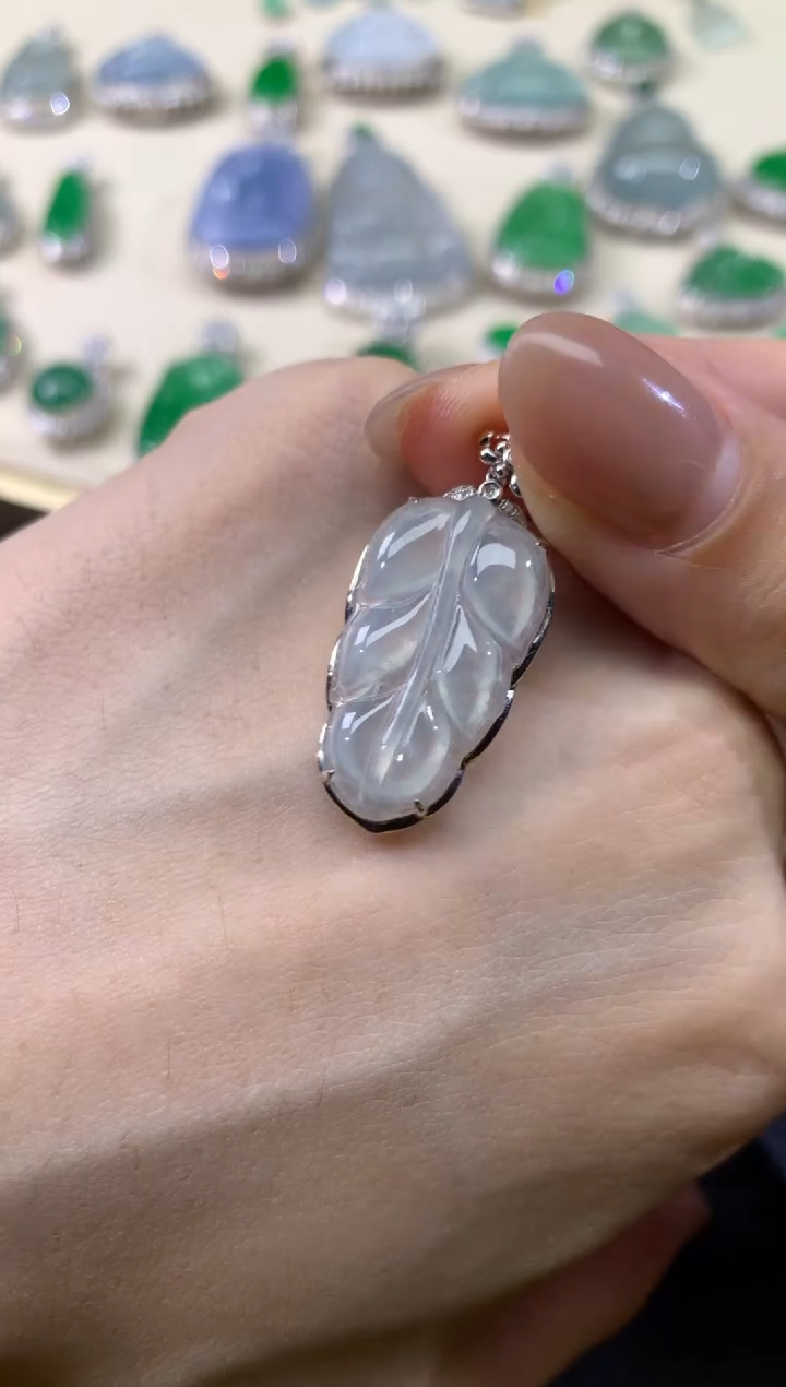 【闪购商品】翡翠吊坠(不含链)18K金镶嵌19天然A货翡翠