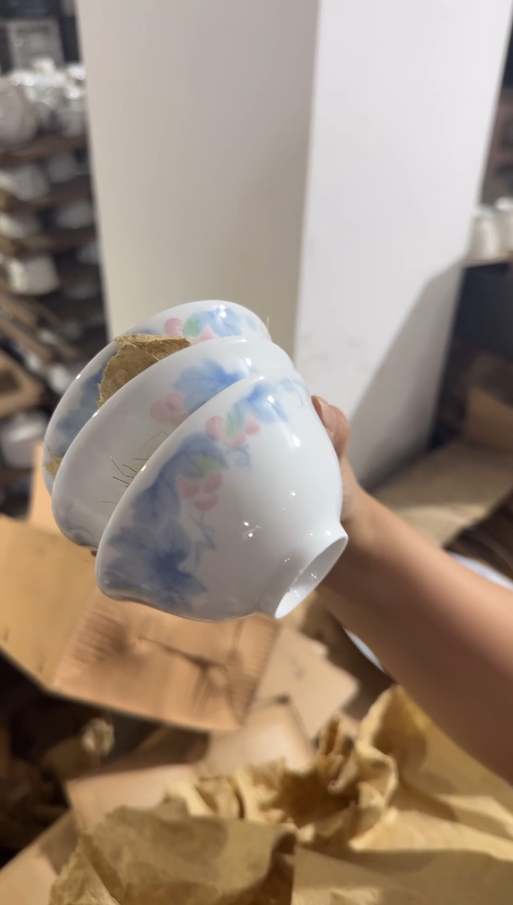 摆件虾**o三个茶碗9厘米有瑕请慎拍
