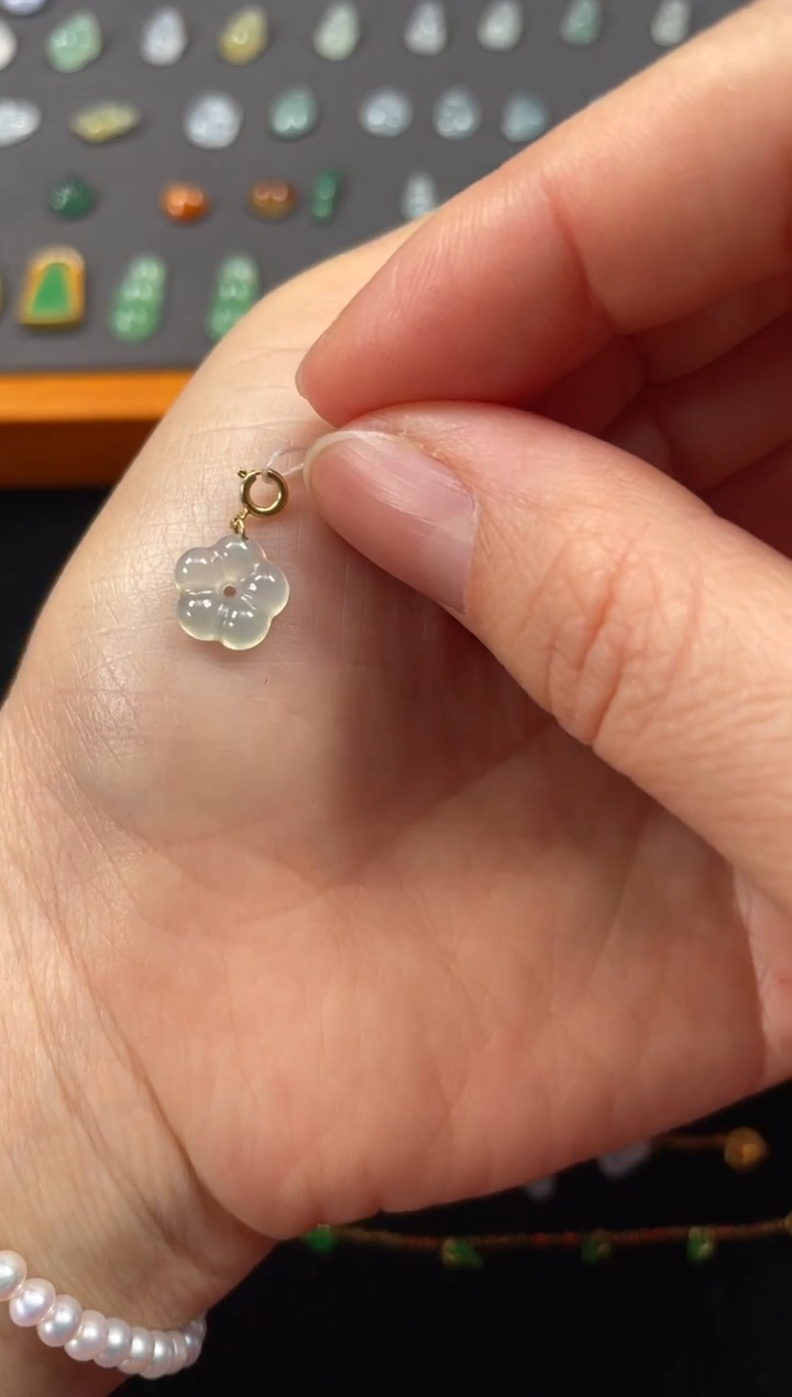 吊坠(不含链)18K金镶嵌翡翠一个  JK615