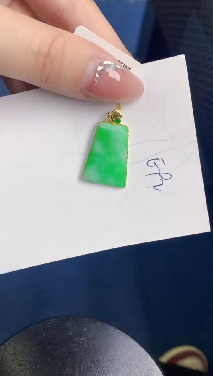 【闪购商品】翡翠颈饰18K金镶嵌000000000