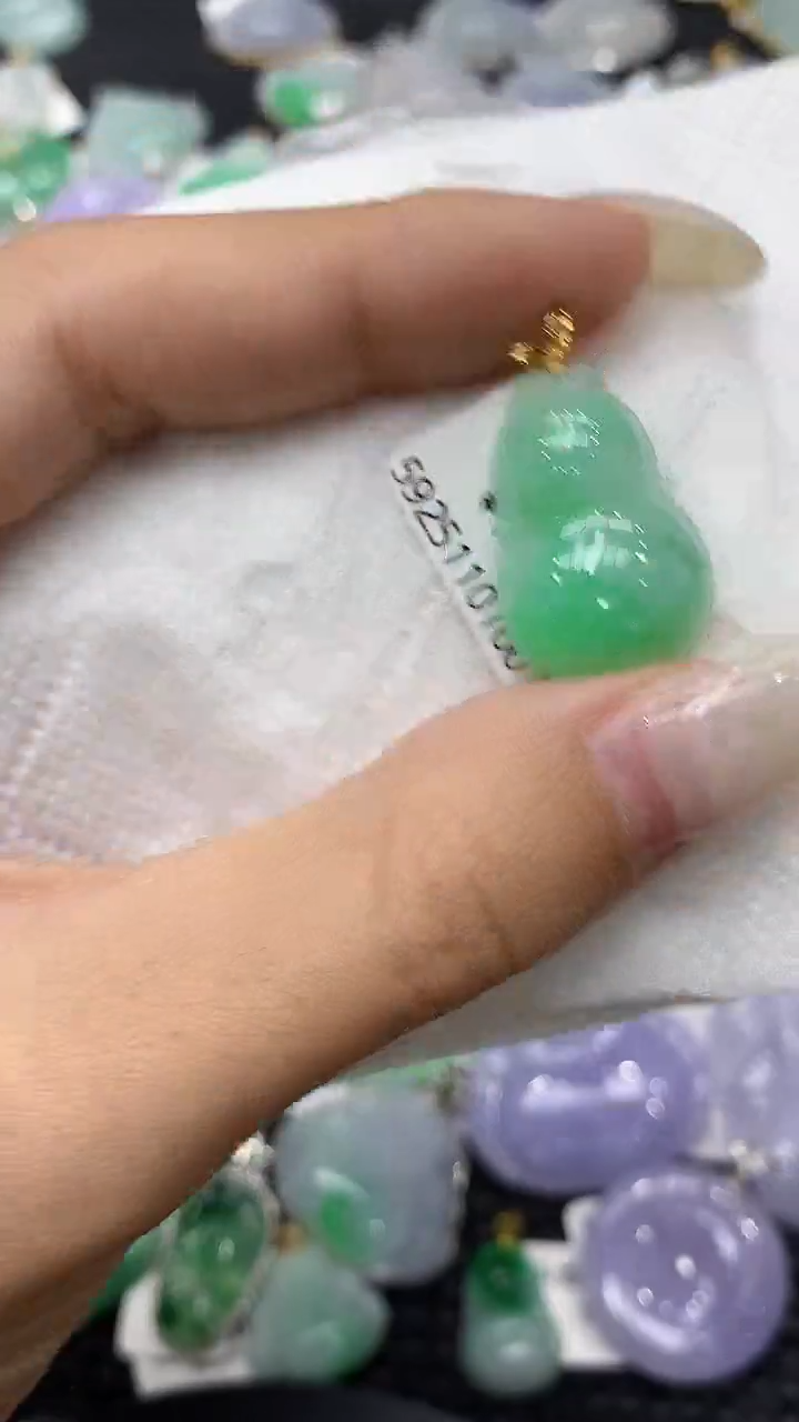 颈饰18K金镶嵌翡翠11111111111