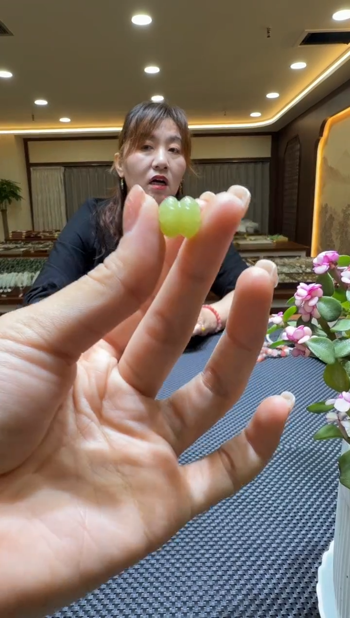 颈饰未镶嵌和田玉挂件
