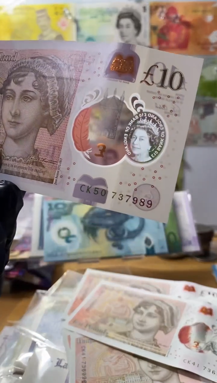 普通金属币行**疆英国10-989