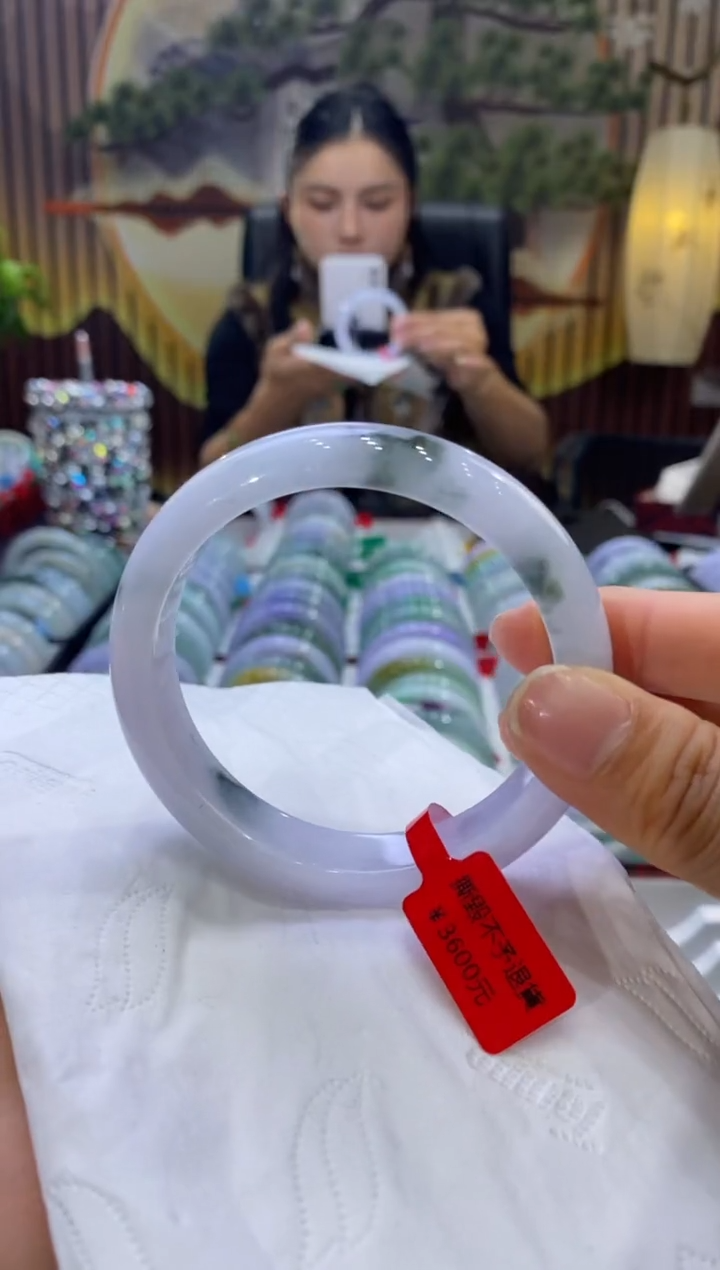 【闪购商品】翡翠手镯未镶嵌多人05327