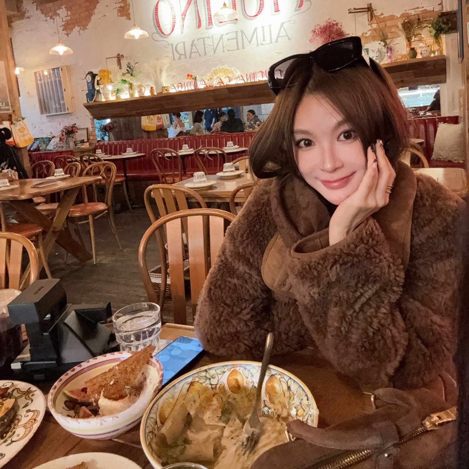 皮毛一体仿羊羔毛两面穿外套