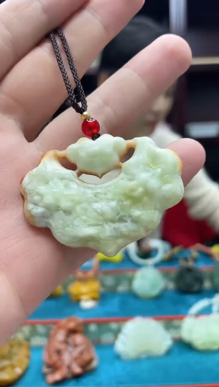 未镶嵌岫玉吊坠·