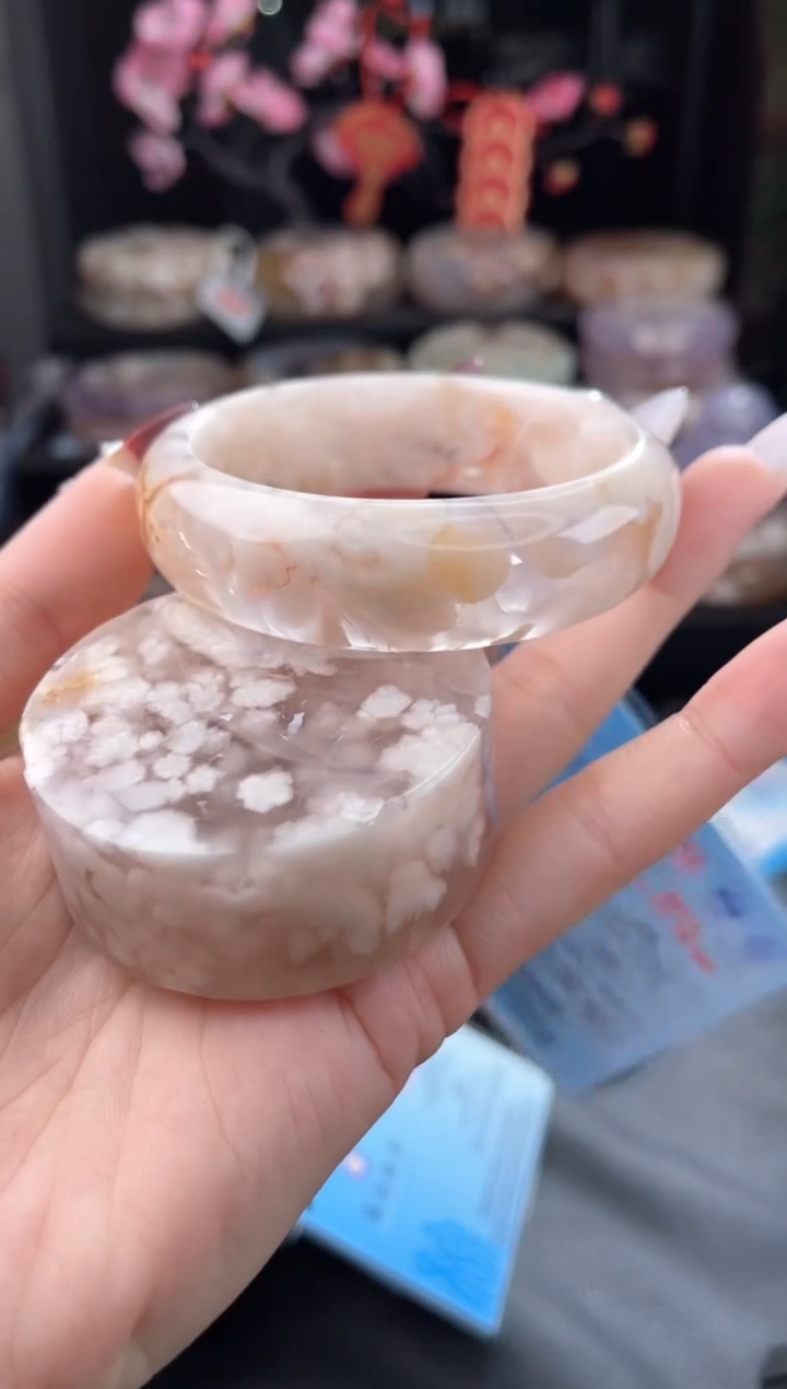 【闪购商品】石英质玉手镯未镶嵌57