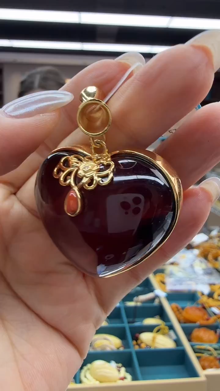 琥珀颈饰未镶嵌148秒拍号 假一罚三 