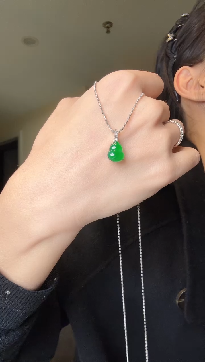 【闪购商品】翡翠吊坠(不含链)18K金镶嵌天然翡翠吊坠