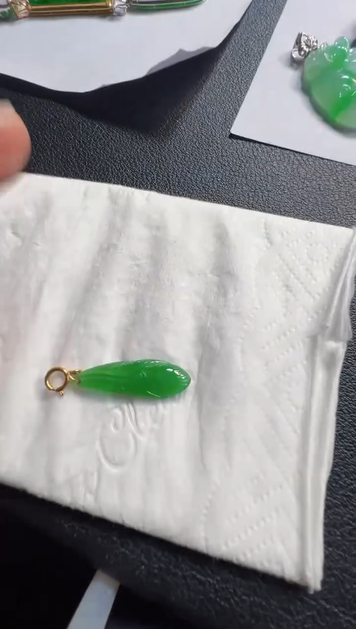 吊坠(不含链)18K金镶嵌翡翠268