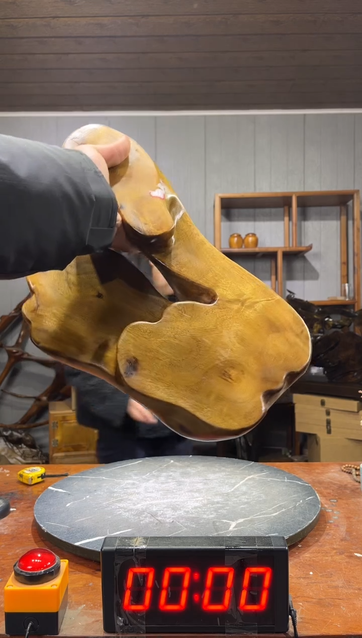 金丝楠金**翅树根摆件1