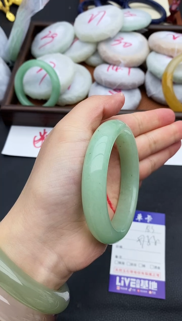 未镶嵌手镯石英质玉183+57/58