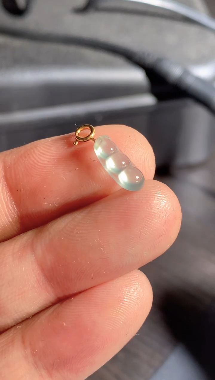 颈饰18K金镶嵌翡翠   