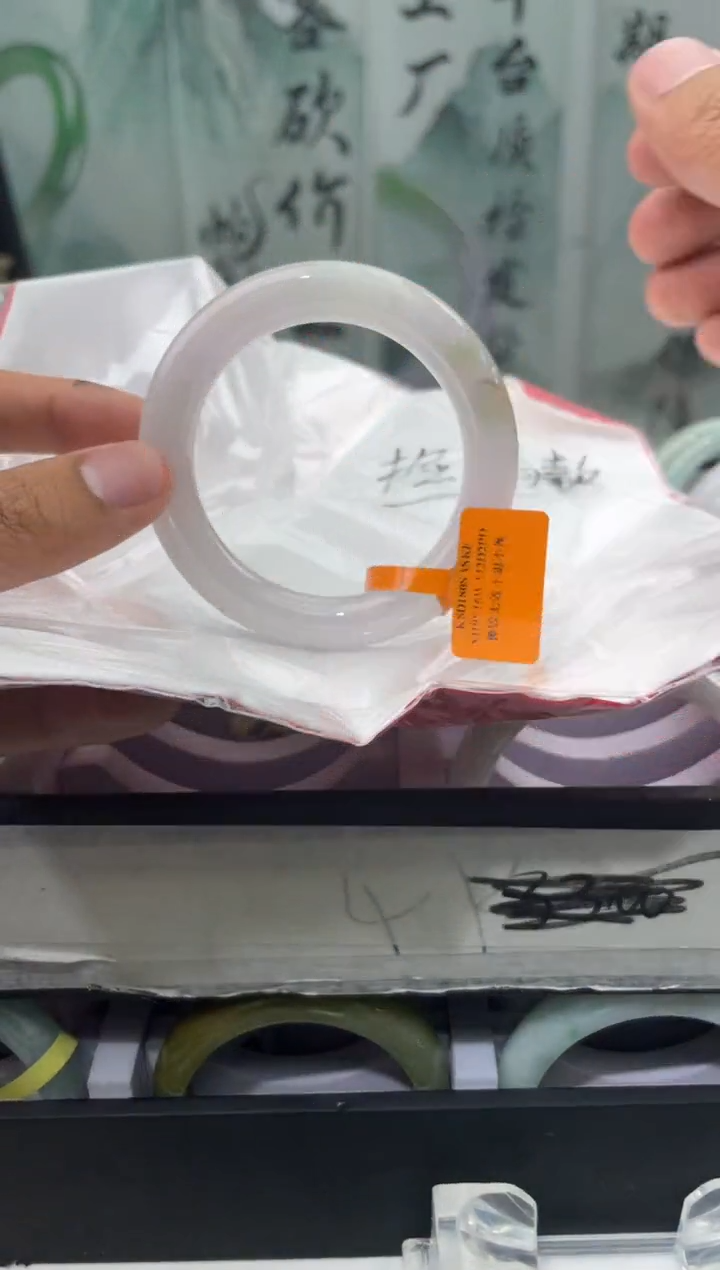 翡翠未镶嵌手镯10翡翠手镯