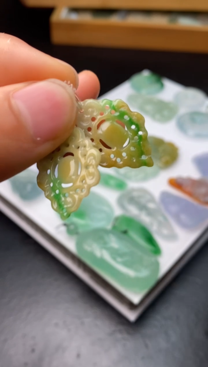 【闪购商品】定制翡翠未镶嵌翡翠毛货~