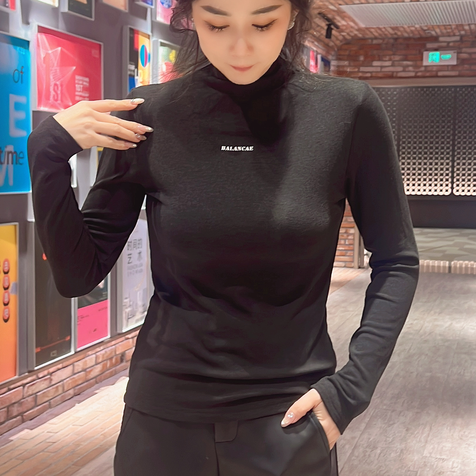 欧货2025秋冬长袖T恤寸领字母小扣修身弹力内搭打底衫女百搭上衣