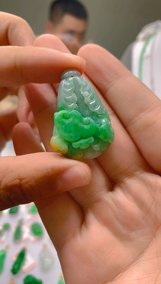 【闪购商品】翡翠颈饰未镶嵌新号开播，全场乱卖