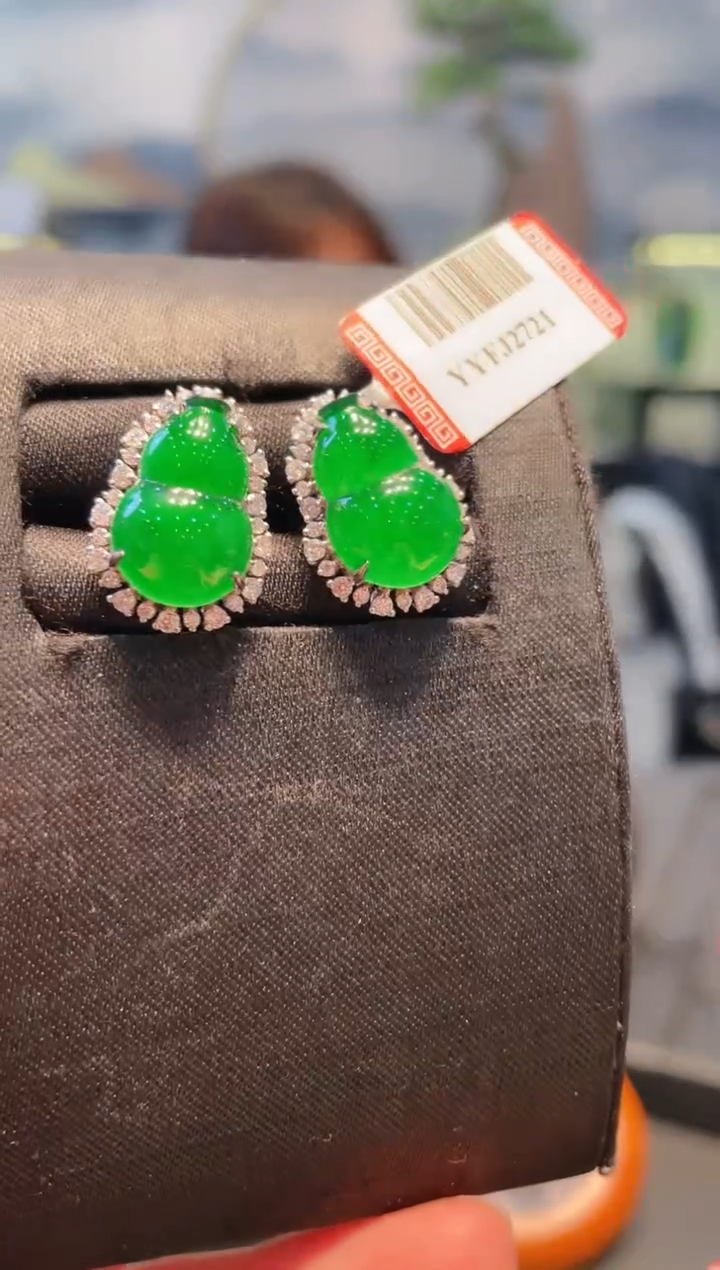 【闪购商品】翡翠颈饰18K金镶嵌A78耳钉