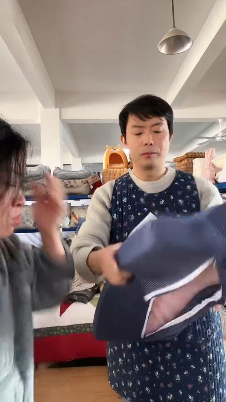 棉棉A08 凝胶枕发一个蝴蝶枕