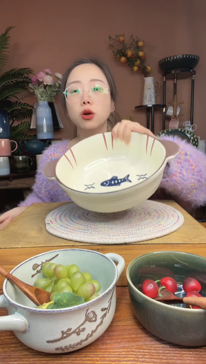 陶瓷8.8英寸双耳手绘汤碗 微瑕疵