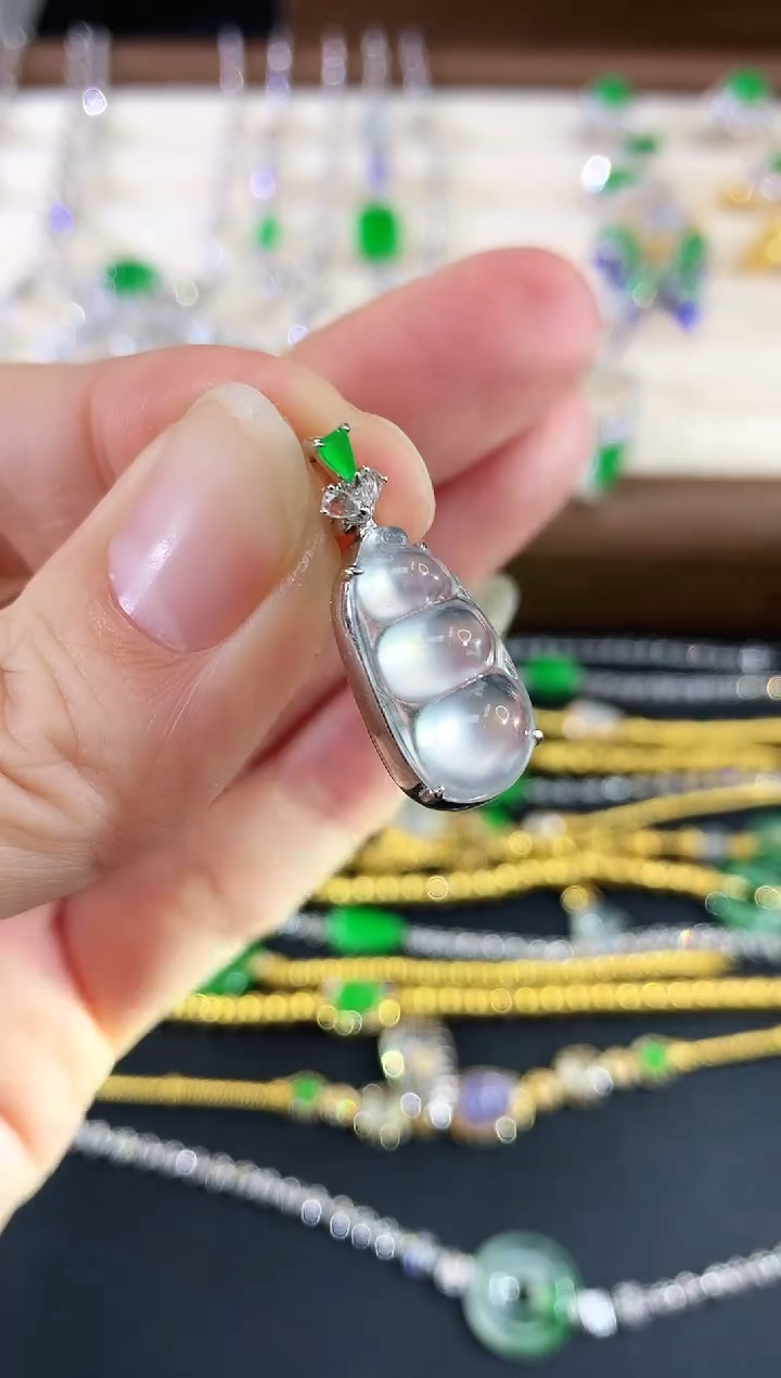 吊坠(不含链)18K金镶嵌翡翠252|13800