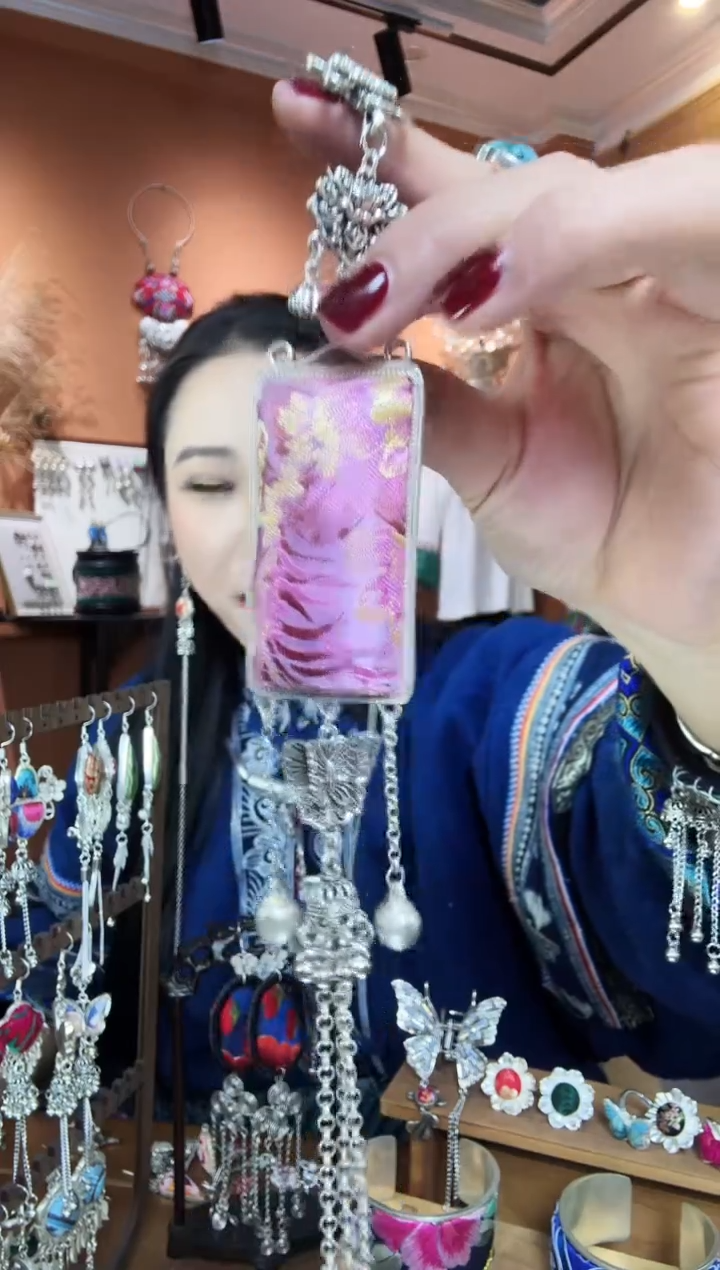 【闪购商品】刺绣纯手工民族风压襟