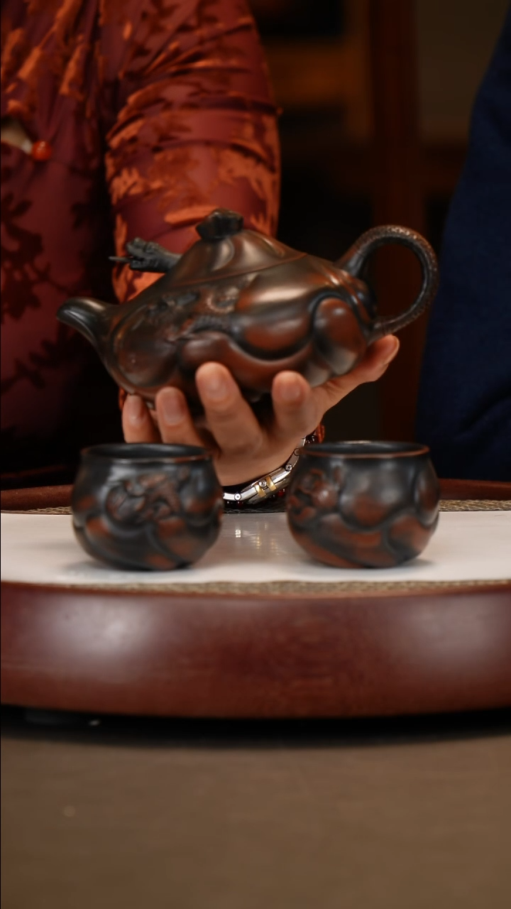 【闪购商品】紫砂茶壶【鲍宜明】大红袍鱼化龙套组 320CC