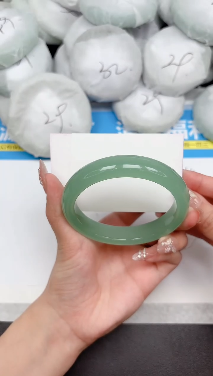 未镶嵌手镯石英质玉159-60.2