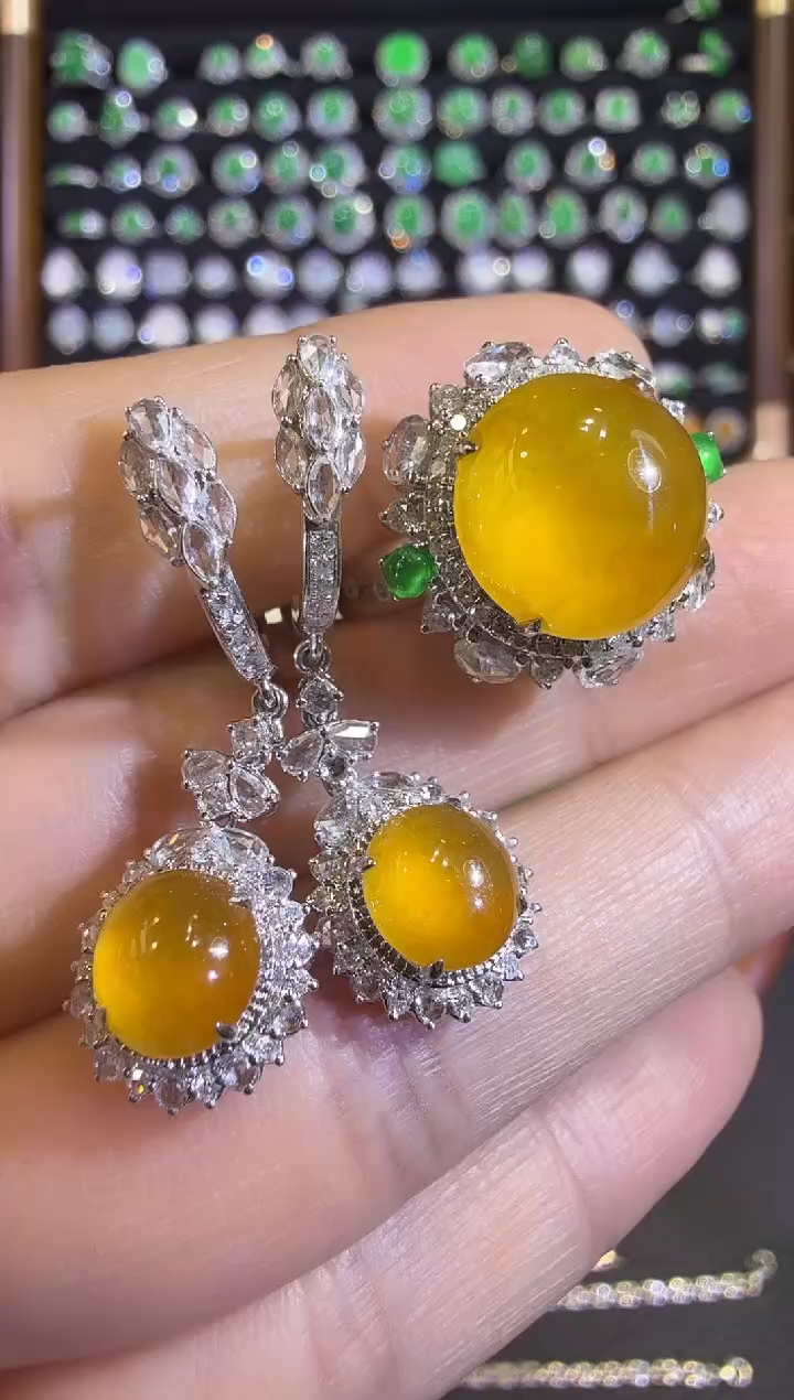 【闪购商品】翡翠耳饰18K金镶嵌玻璃种黄翡蛋面耳坠戒指套装