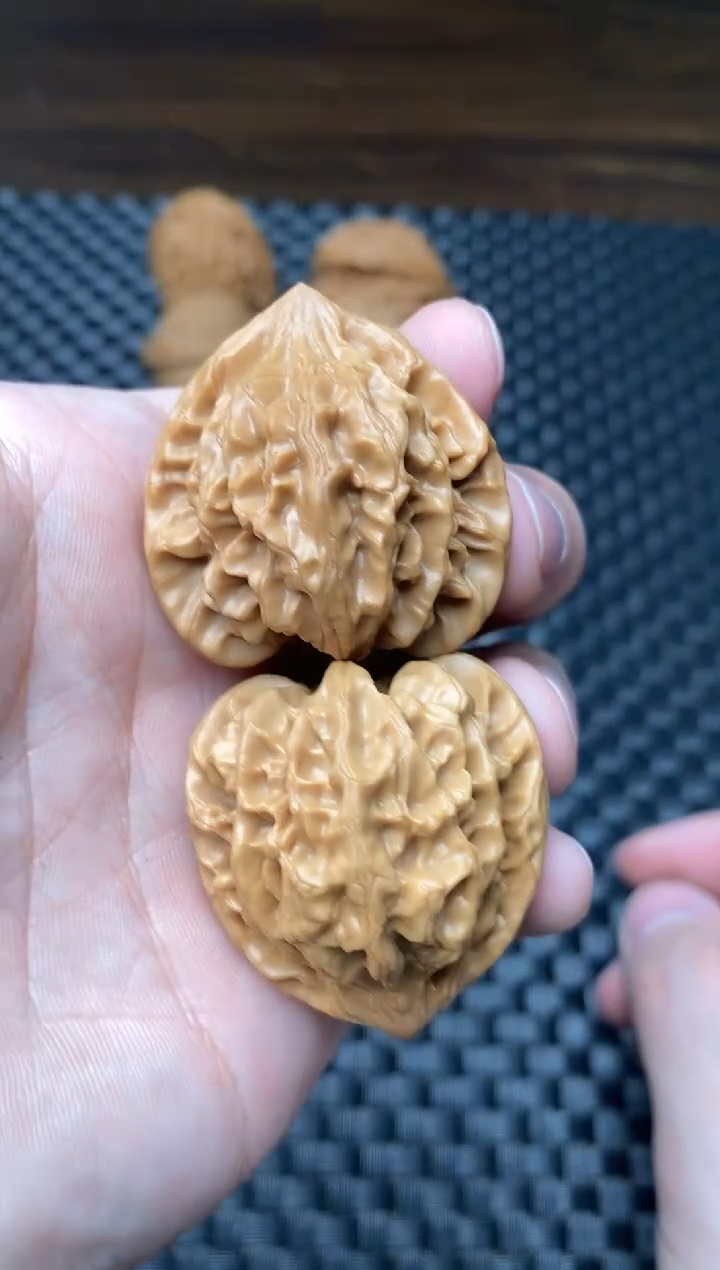 把件文玩核桃微修打底龙门涧36尺