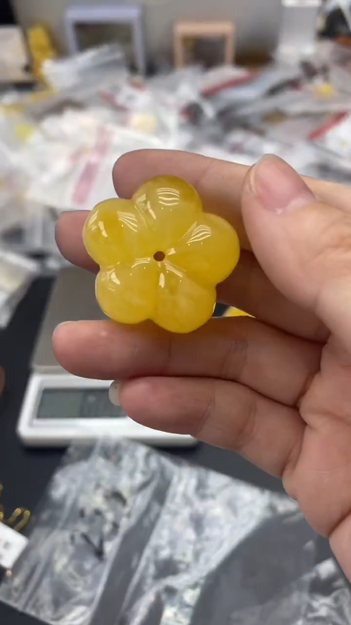 琥珀未镶嵌珠宝奇石599