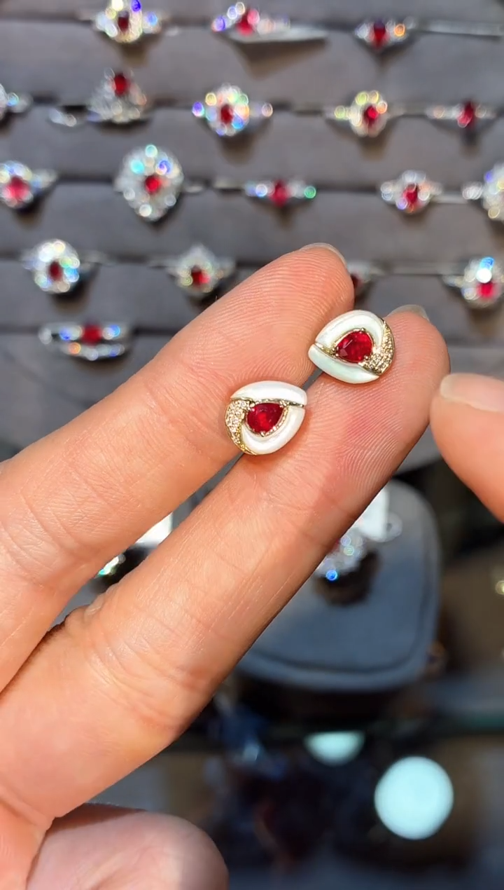 18K金镶嵌耳钉红宝石【闪购】0.60ct/七天鉴赏/无烧鸽血红