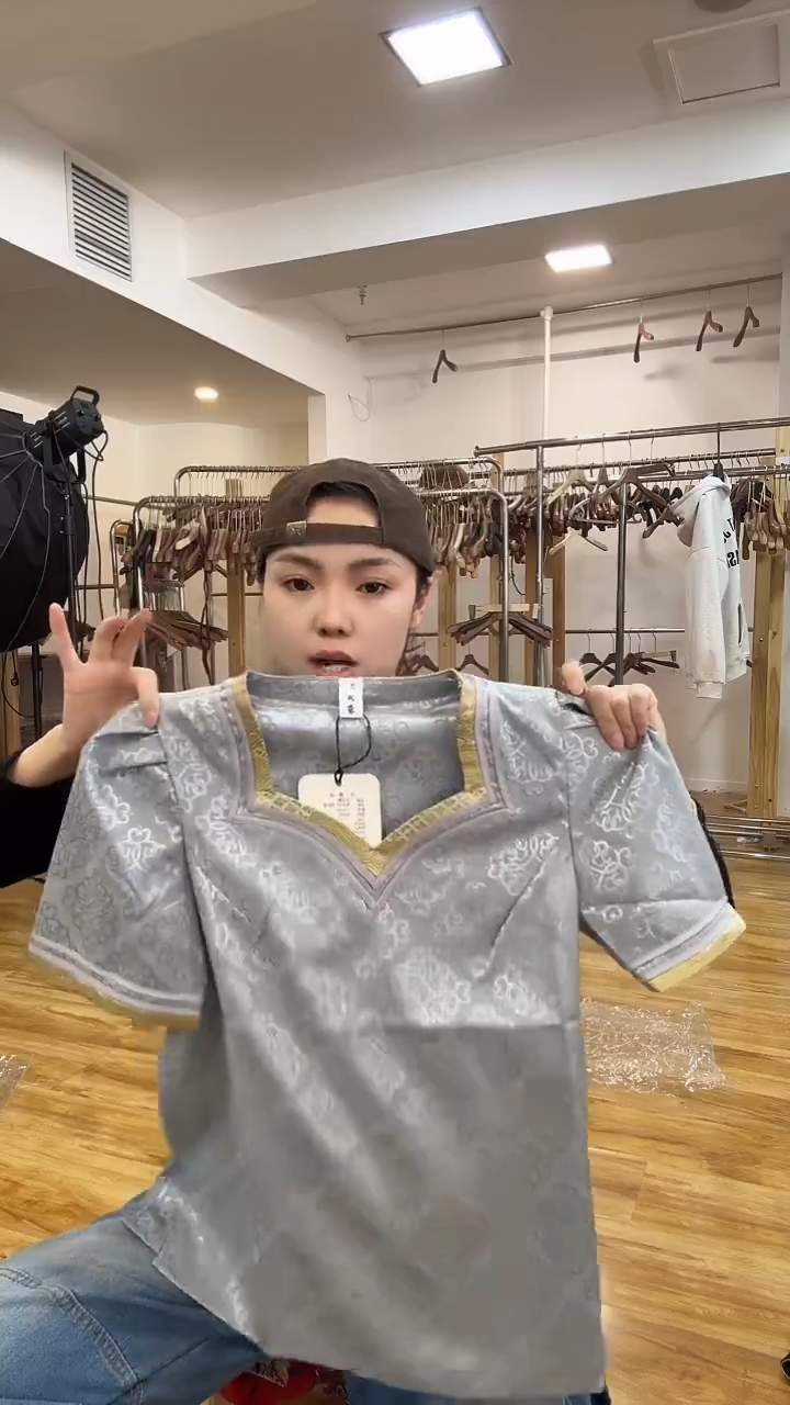 XL 125斤以里  半袖 