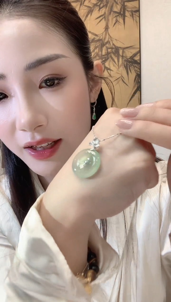 【闪购商品】翡翠吊坠(不含链)18K金镶嵌A22多样性发一件