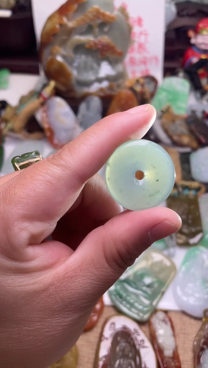 颈饰未镶嵌翡翠扣子