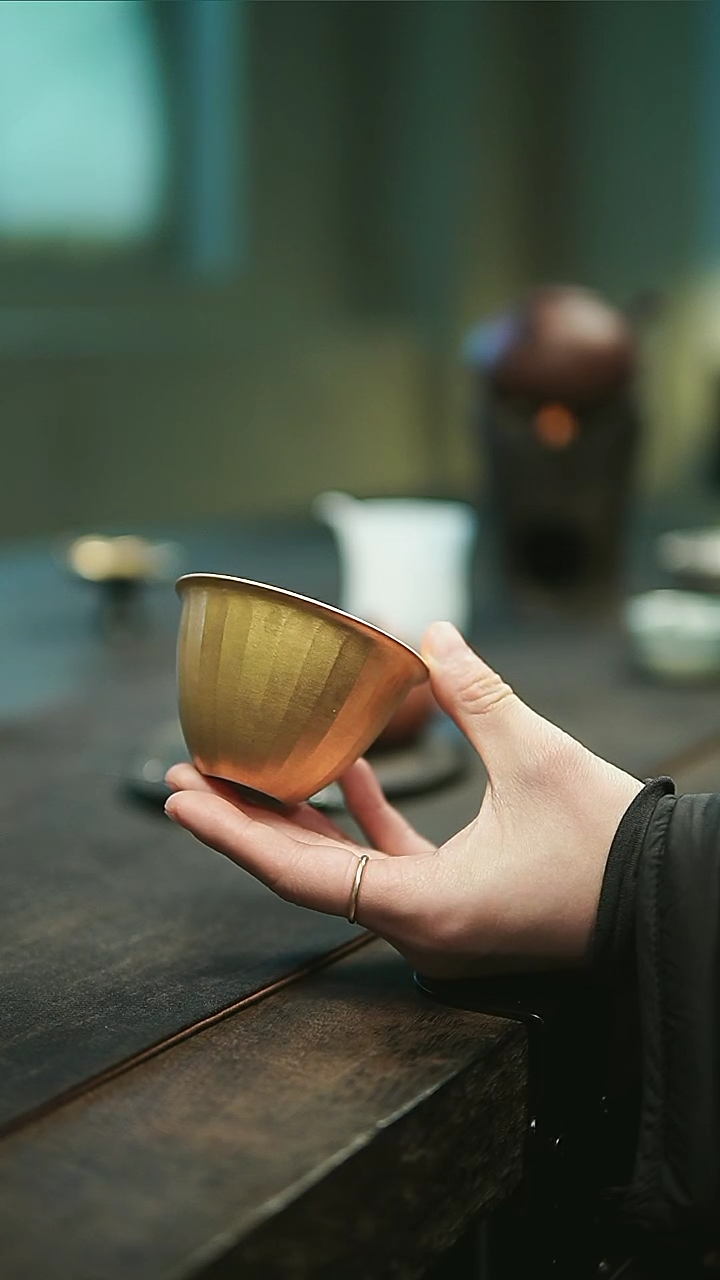 【闪购商品】一延金彩瓜棱小号盖碗