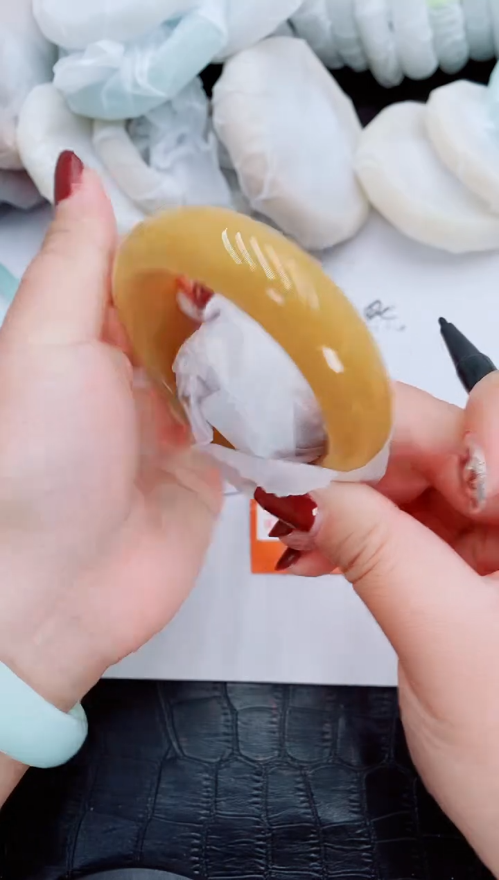 【闪购商品】石英质玉手镯未镶嵌T76-57-58