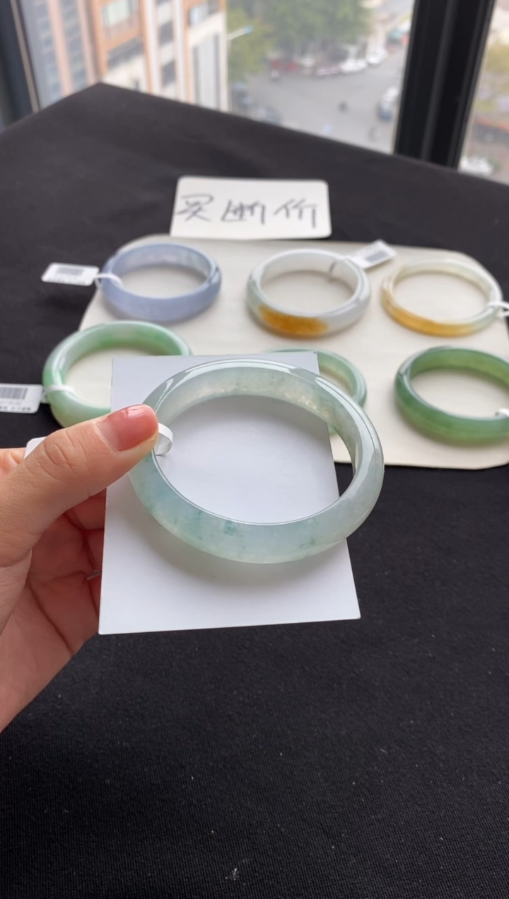 【闪购商品】翡翠手镯（贵妃镯）未镶嵌56贵妃--不退不换