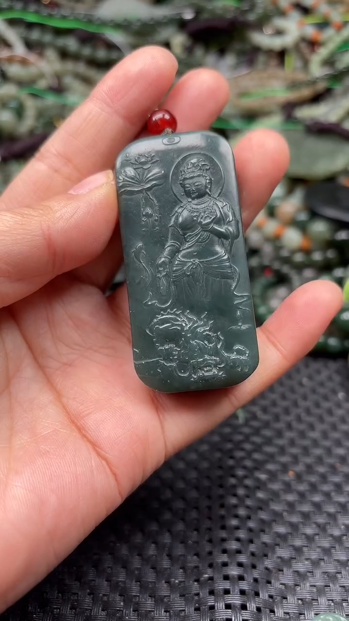 颈饰未镶嵌和田玉1